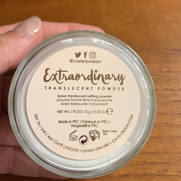 Ciate London Extraordinary Translucent Setting Powder - Picture 2 of 2